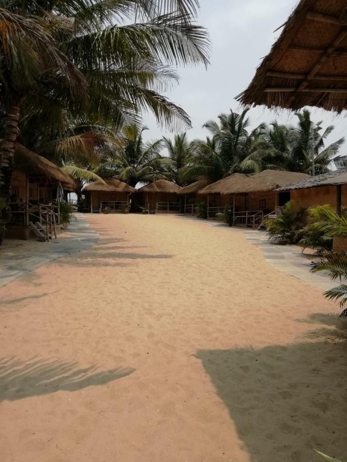 Blue Corner Beach Huts & Restaurant Benaulim Esterno foto