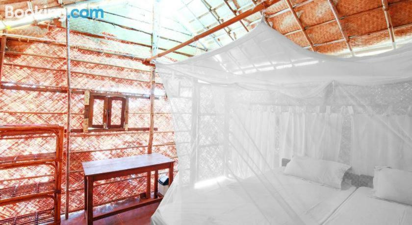 Blue Corner Beach Huts & Restaurant Benaulim Esterno foto